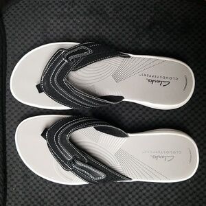 Women's Clark's Cloud Steppers wid a Cushion Soft Foot bed Sz-8